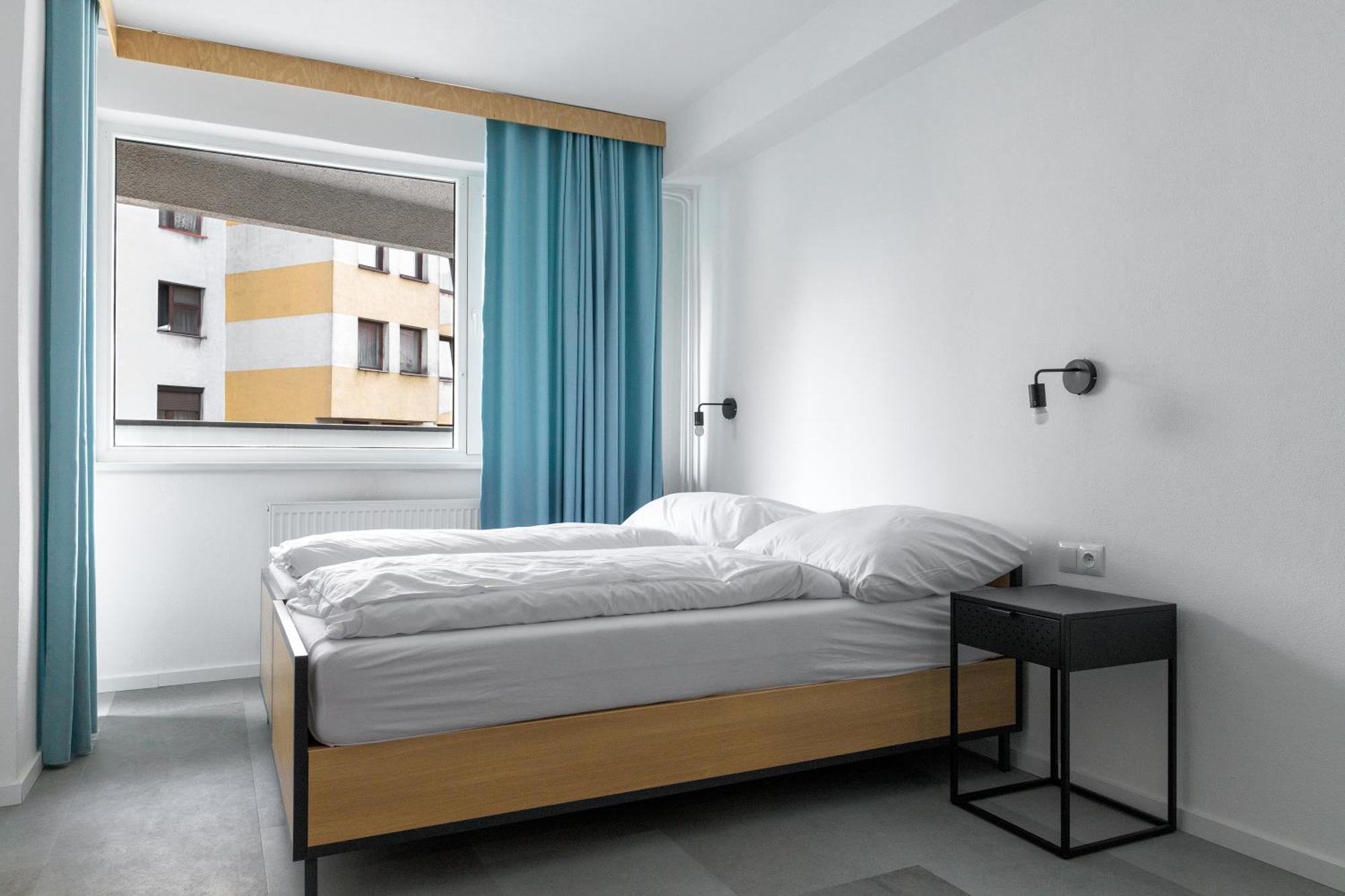 Izy Stay Hostel Bratislava Exterior foto