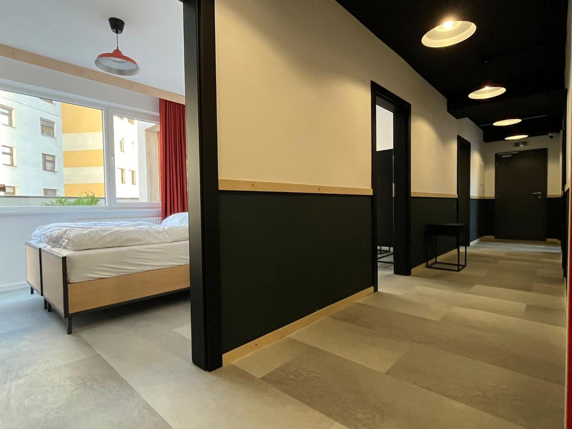 Izy Stay Hostel Bratislava Exterior foto